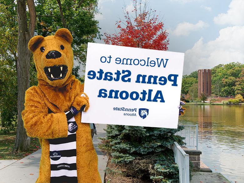 The Nittany Lion mascot holding up a sign reading Welcome to <a href='http://l6i.4dian8.com'>十大网投平台信誉排行榜</a>阿尔图纳分校